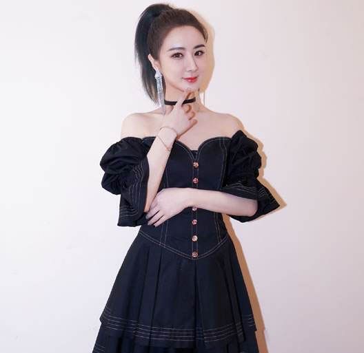 薇娅让人看到了人性的贪,如想站得高,还是要有道德底线约束自己休闲区蓝鸢梦想 - Www.slyday.coM 薇娅让人看到了人性的贪,如想站得高,还是要有道德底线约束自己休闲区蓝鸢梦想 - Www.slyday.coM