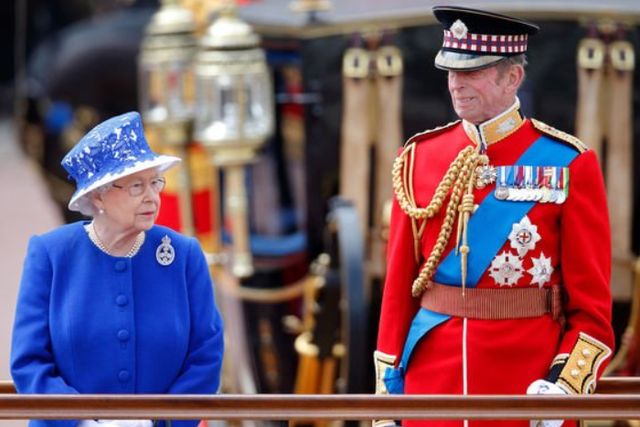 令人意外的是,英国王室的肯特公爵爱德华王子(不是维塞克斯伯爵)也将