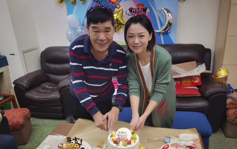 大嫂香兰笑言他们日夜分明|外剧|祈光|苏志丹_新浪新闻