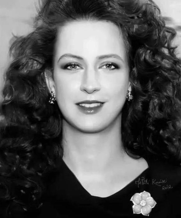 摩洛哥王妃在结婚后被封为拉拉·萨尔玛公主,最近几年她都没有出现在