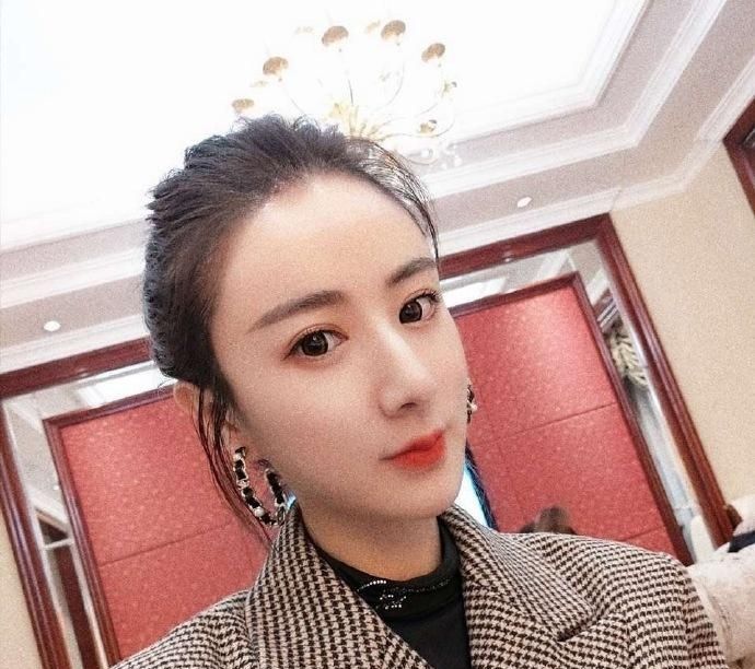 薇娅让人看到了人性的贪,如想站得高,还是要有道德底线约束自己休闲区蓝鸢梦想 - Www.slyday.coM 薇娅让人看到了人性的贪,如想站得高,还是要有道德底线约束自己休闲区蓝鸢梦想 - Www.slyday.coM