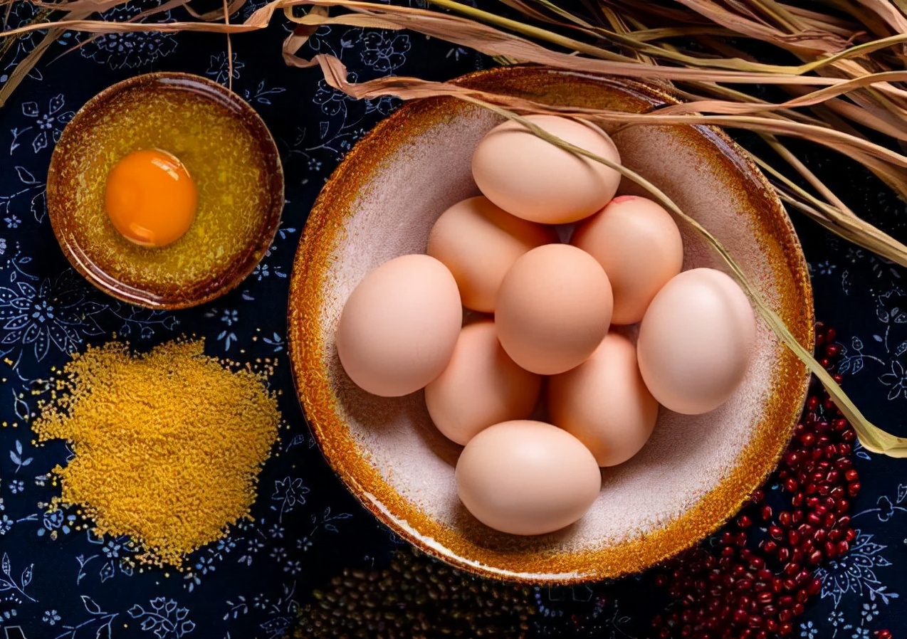 蛋黄的胆固醇高血脂高的人吃鸡蛋时要把蛋黄扔掉吗早做了解