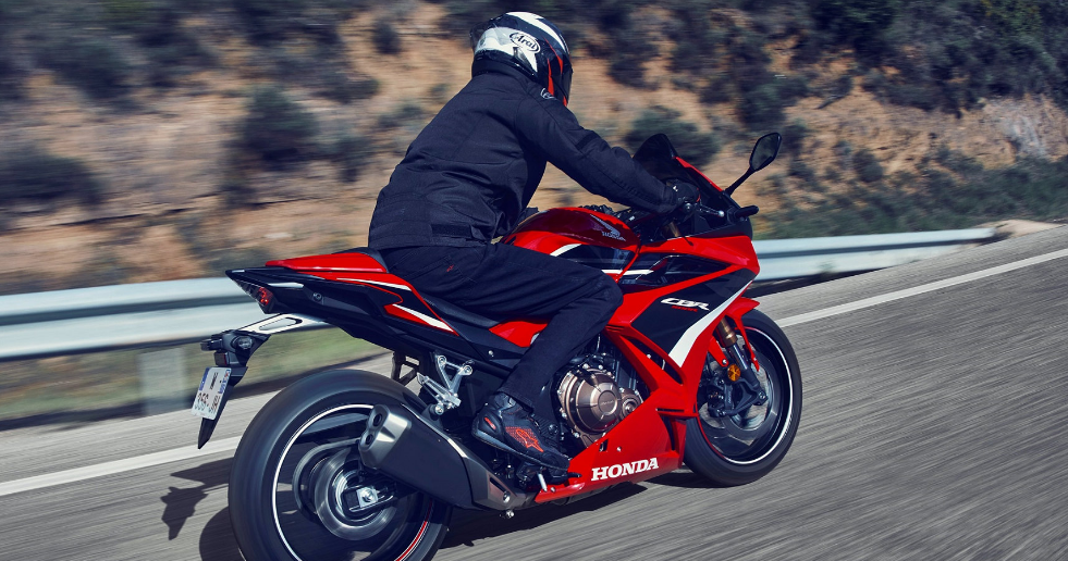 号称小小火刃2022款本田cbr500r