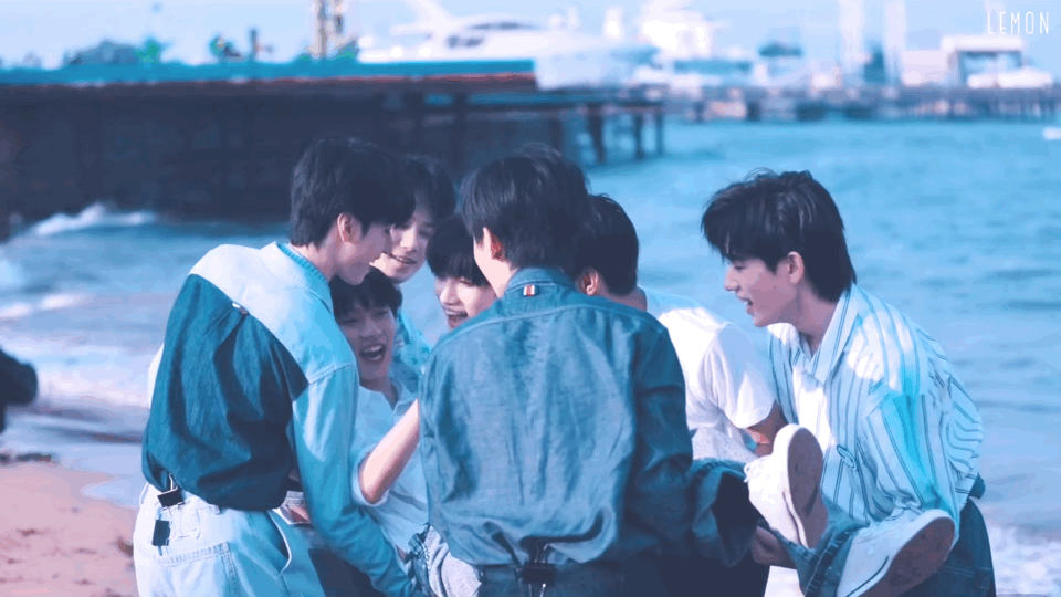 时代少年团圣诞节惊喜是直播