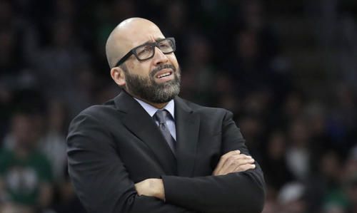 湖人为什么战绩不佳,一手好牌打烂了?因为两个教练根本不会打牌休闲区蓝鸢梦想 - Www.slyday.coM 湖人为什么战绩不佳,一手好牌打烂了?因为两个教练根本不会打牌休闲区蓝鸢梦想 - Www.slyday.coM