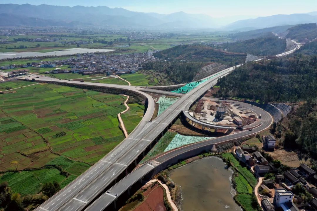 大南高速公路巍山段将建成通车