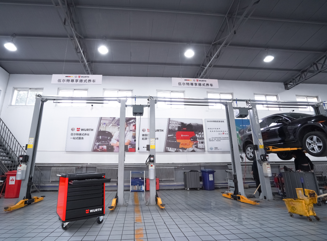 邵青车服门店规模都在1000平米左右,规划7个工位,聚焦奥迪深度维修.