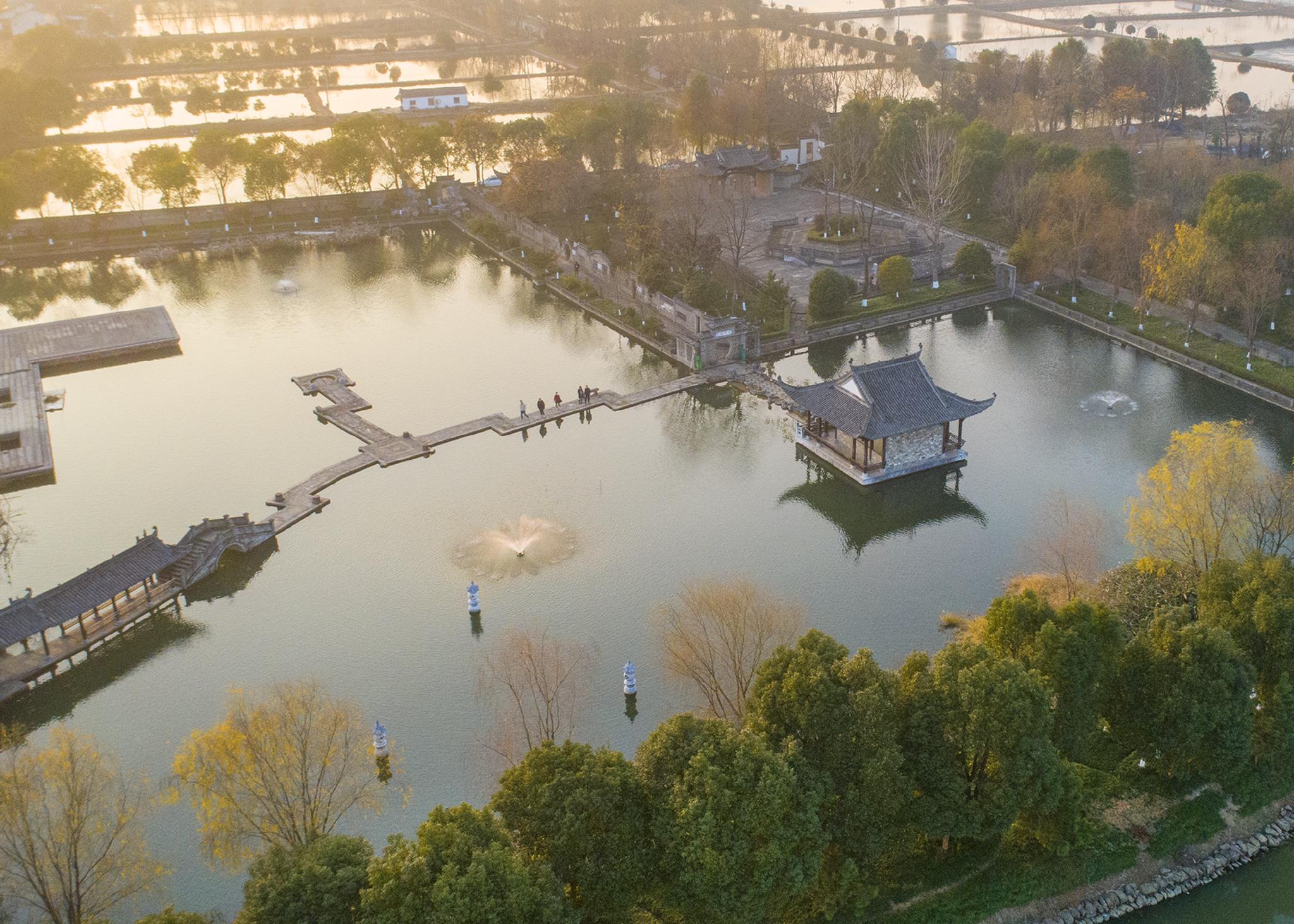 浙江安吉山绿水清景美民富