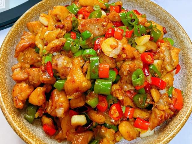 香辣过瘾的青椒辣子鸡超级下饭哦