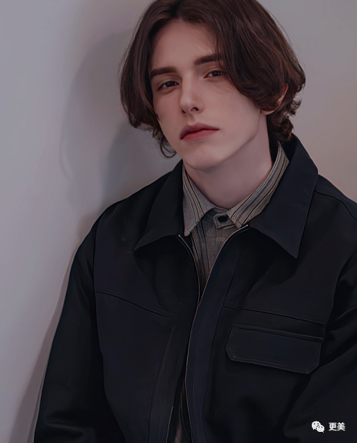 今天第一个出场的,就是位"仙系男模"——eric warner.