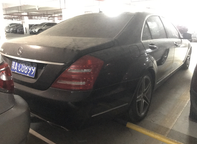 轿车右转与摩托车相撞致1死，海口交警：轿车司机全责！休闲区蓝鸢梦想 - Www.slyday.coM