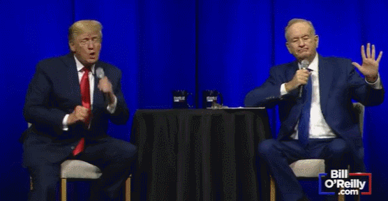 “别、别、别,别这样”,特朗普随后用手指着称,“没关系,这只是那边一小群的人(发出嘘声)” 截图自CNN