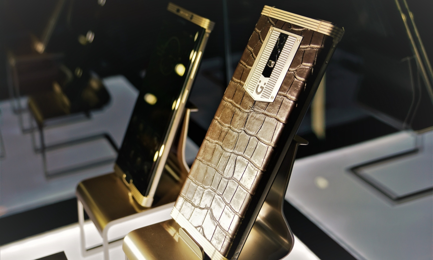 唏嘘不已！昔日国产手机王者被强制执行近7亿元：创始人早已跑路休闲区蓝鸢梦想 - Www.slyday.coM