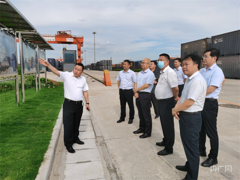 鄢陵县委书记李东岭到河南物质集团对接考察(央广网发)