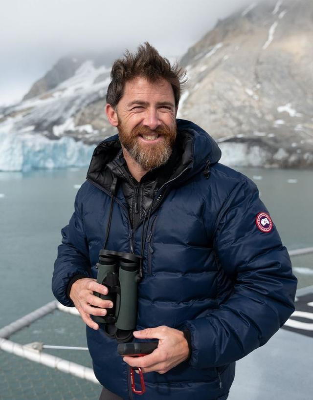 为什么当代00后，宁愿跟风穿“假大鹅”，也不爱中国波司登？休闲区蓝鸢梦想 - Www.slyday.coM