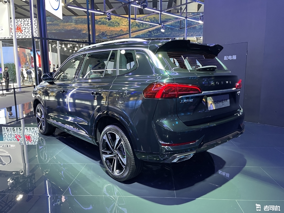 星耀龙鳞前脸贯穿屏幕新款荣威rx5max家族售1298万起