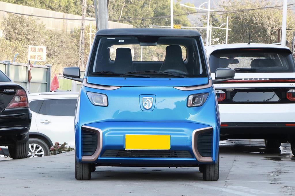 续航可达305km高配售价648万两座布局的宝骏e200如何