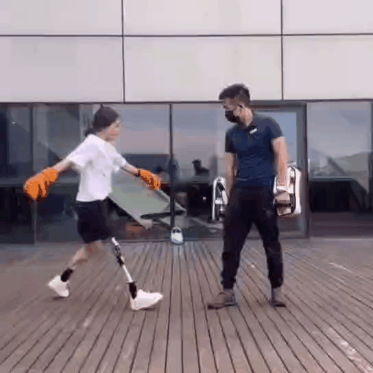 汶川截肢女孩说自己也在被网友治愈 谢谢网友们给她力量休闲区蓝鸢梦想 - Www.slyday.coM