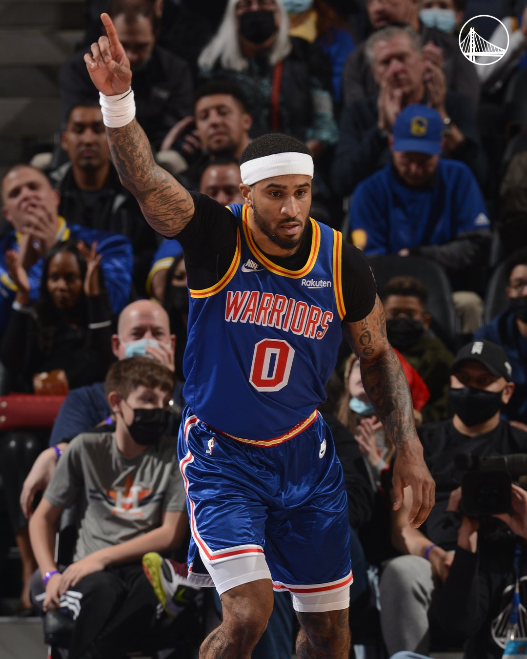 小佩顿16投9中三分球7中4得到22分2篮板1盖帽