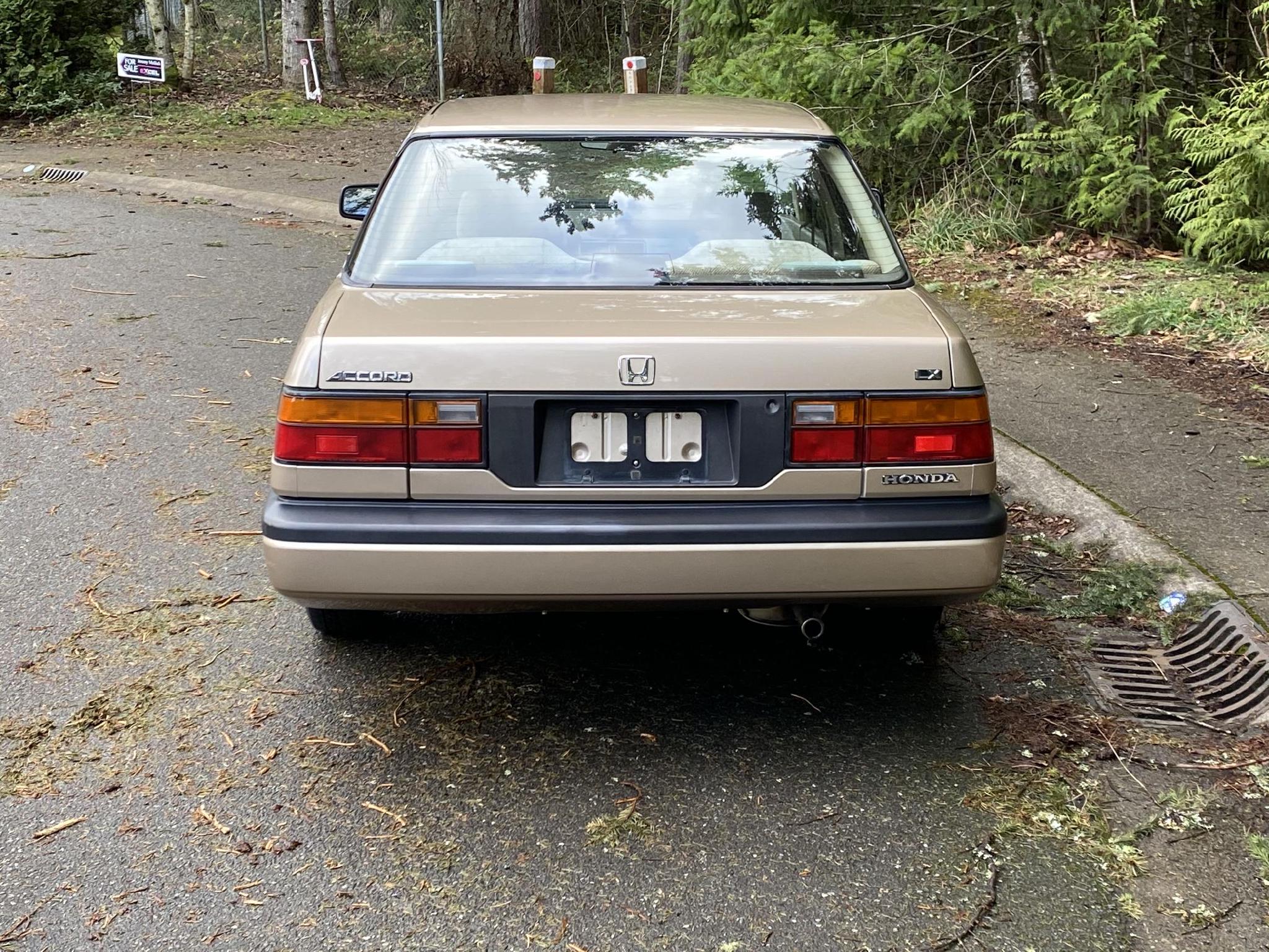 本田第一款使用四轮双叉臂悬挂的车型第三代雅阁