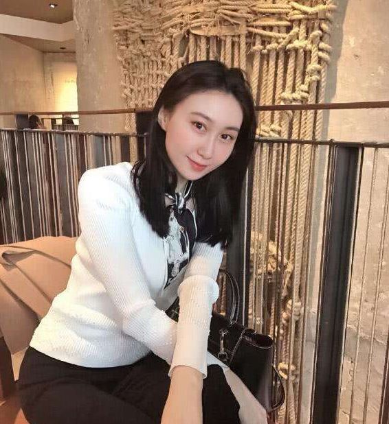 水均益之女水亦诗父母离异内心有痛同意父亲再娶杨迪