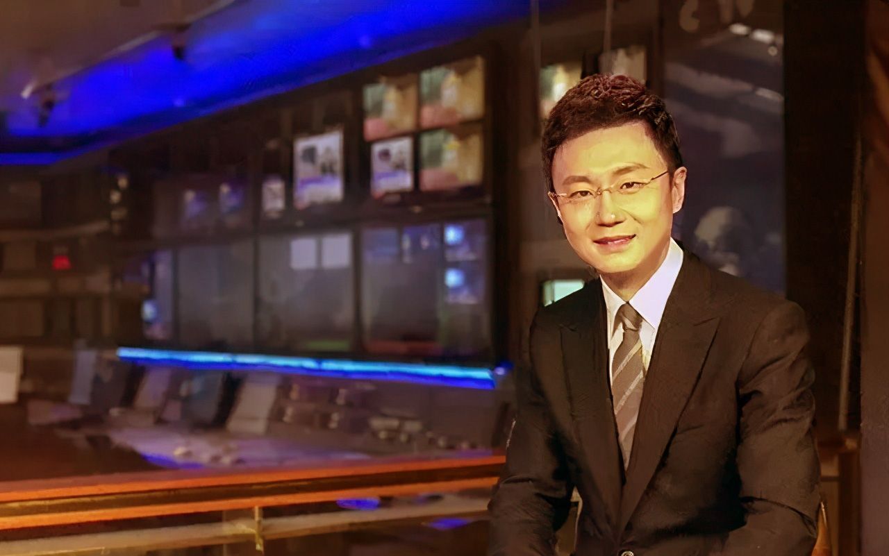 新闻联播主播刚强催生背后有泪有爱有温暖