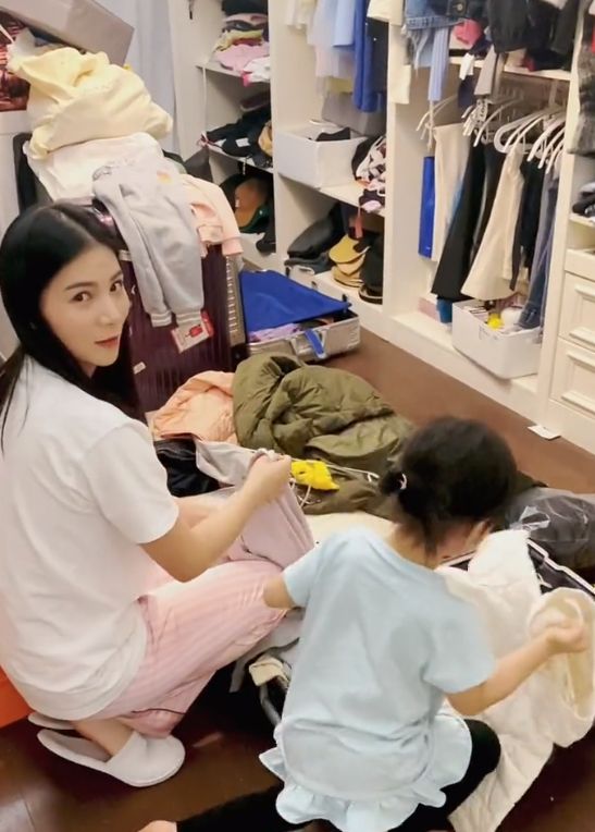 最低调的奥冠何姿分享隔离生活豪宅内景曝光