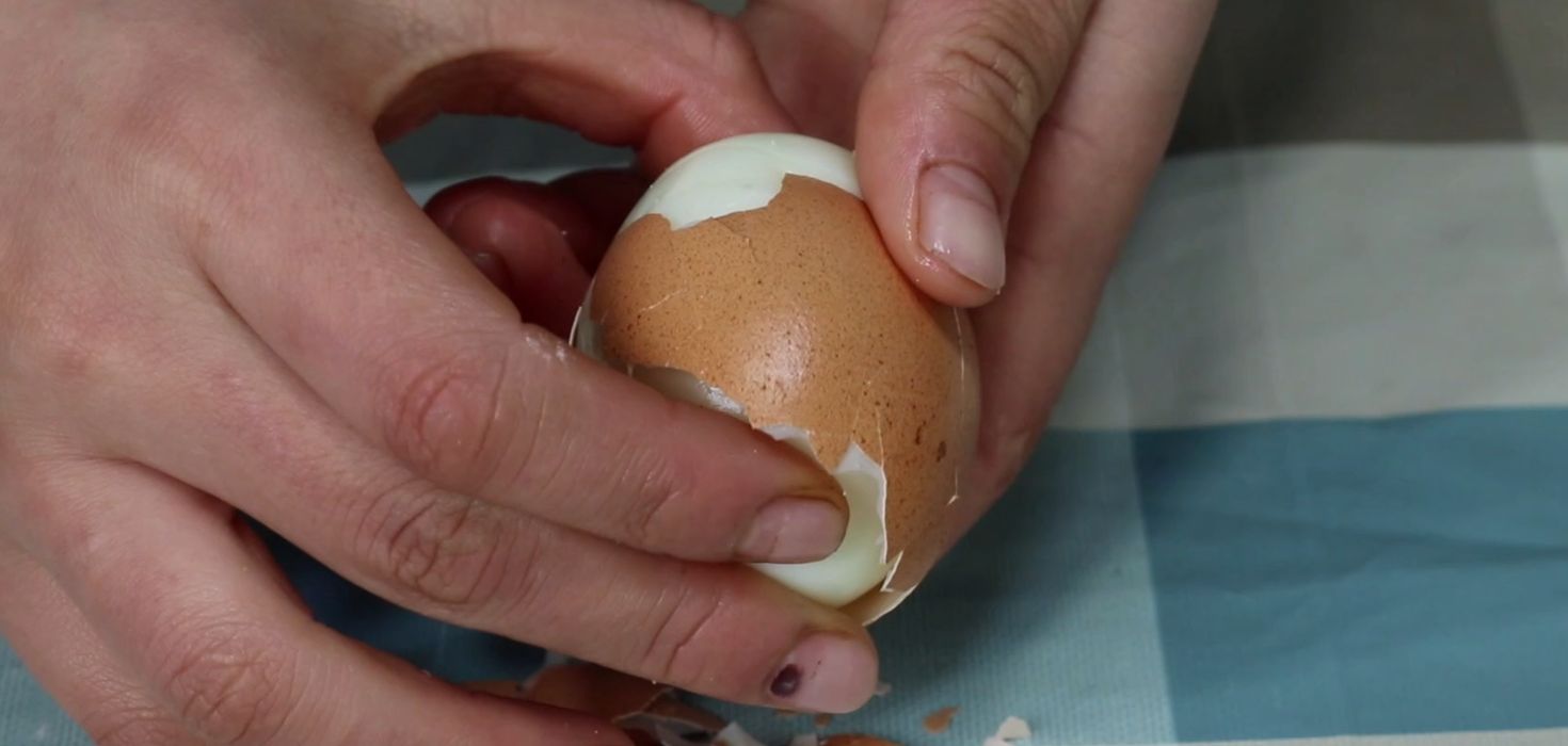 剥鸡蛋壳好多人第一步就错了教你一招3秒剥干净真实用