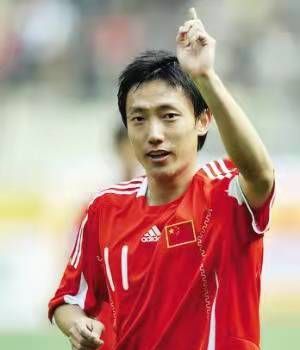 世青赛一战成名21岁征战世界杯超白金一代之追风少年曲波