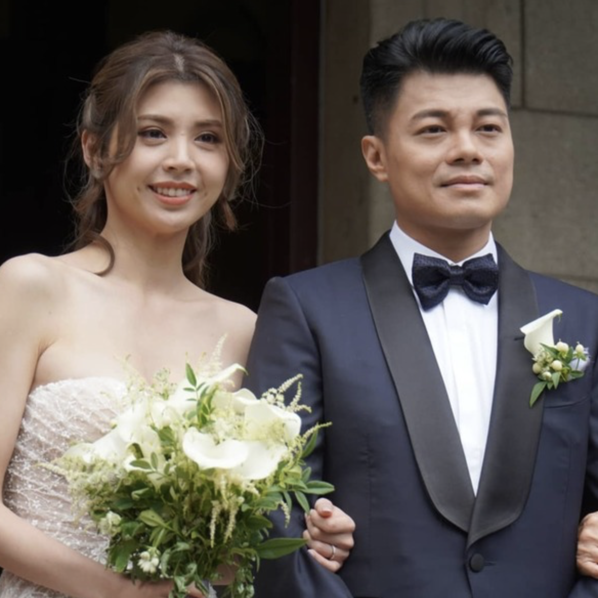 港姐张秀文与富二代签字结婚陈嘉佳哭成泪人场面感动惹哭新娘