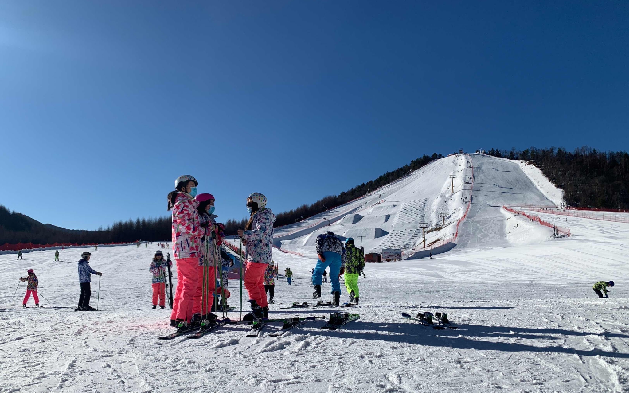 火炉武汉冰场渐热神农架恩施滑雪带动冬季旅游
