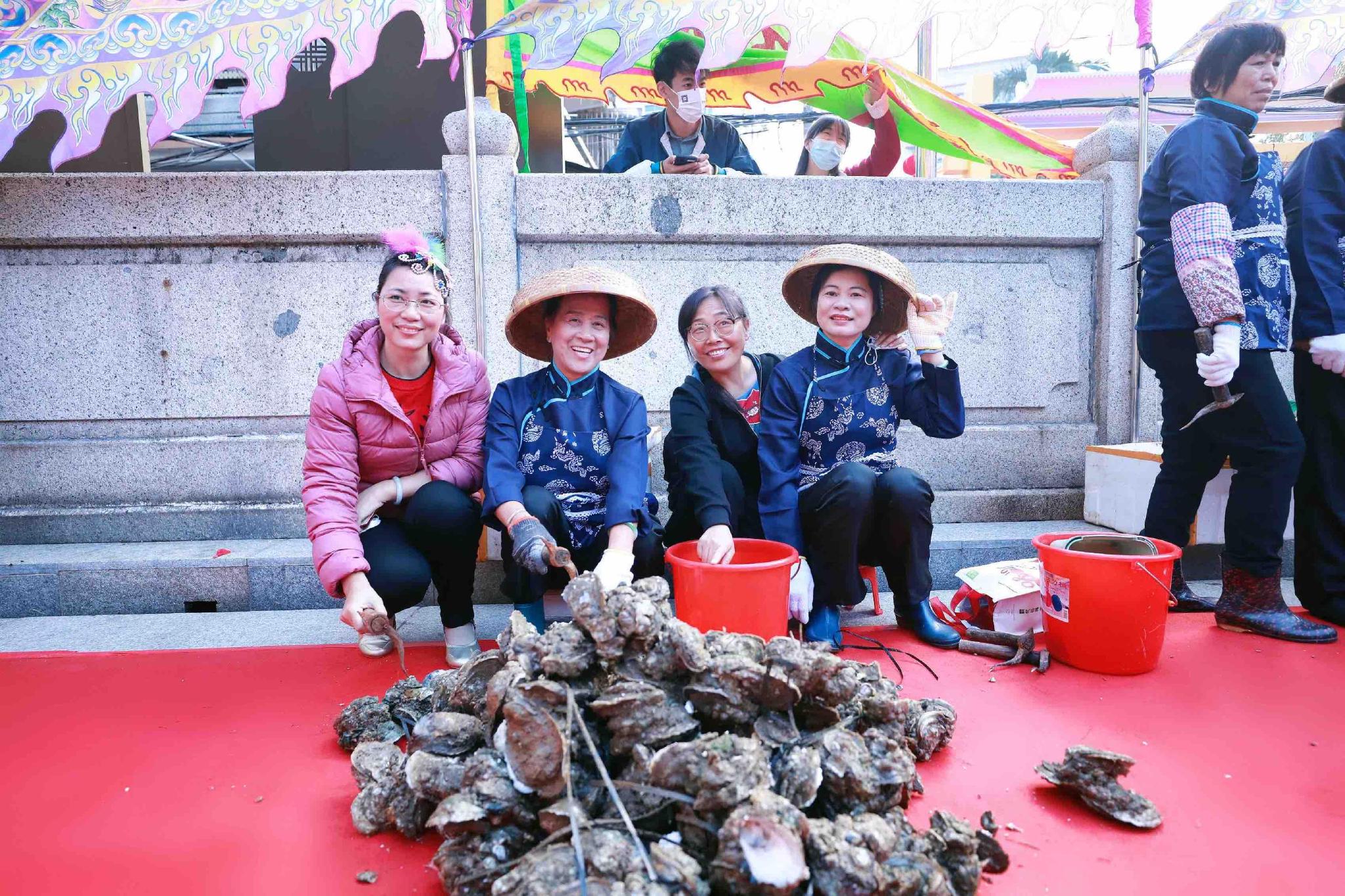 深圳宝安区举办第十八届沙井金蚝美食民俗文化节|深圳市_新浪新闻