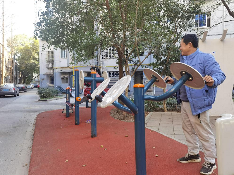 这片居民楼旁边的三角地带,通过改造也将成为居民健身的好去处