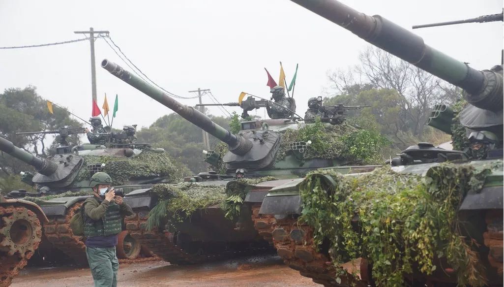 ▲资料图片：演练后，供媒体拍摄战车（台湾“中央社”）