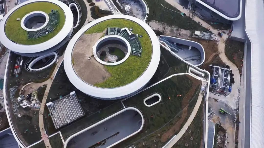 嘉兴火车站南广场元旦要试运营，亲子、餐饮、书店、剧院...一应俱全！有轨电车也要进站了~休闲区蓝鸢梦想 - Www.slyday.coM