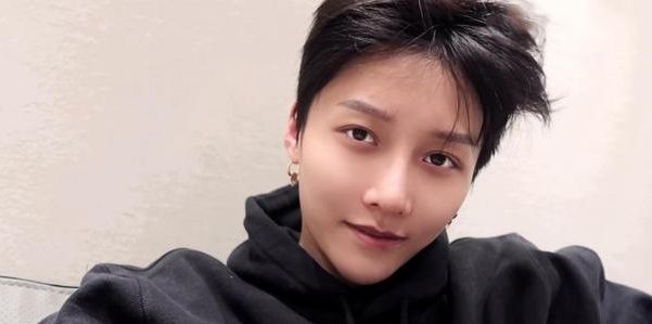 海选期间就拿到了晋级毛巾,只不过台上大神云集,连kod创始人高博,都没