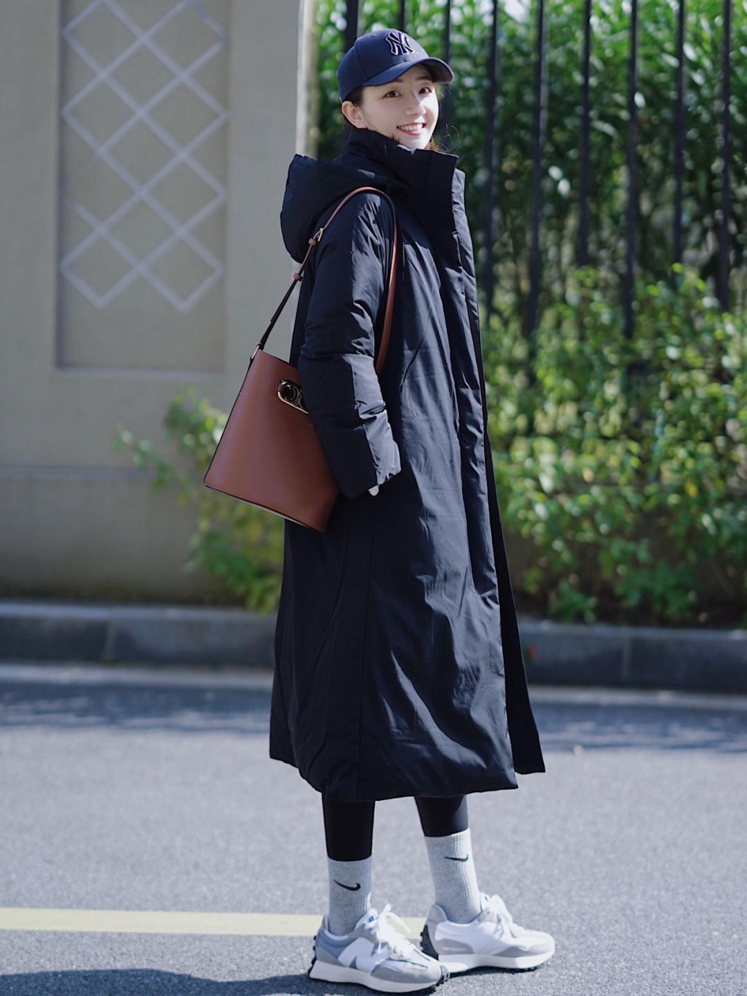 冬季的保暖穿搭还得看长款羽绒服保暖舒适又百搭咋穿都美