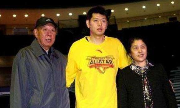 莫科：结婚5个月妻子离世,一夜白头,再婚后依旧赡养前妻父母休闲区蓝鸢梦想 - Www.slyday.coM