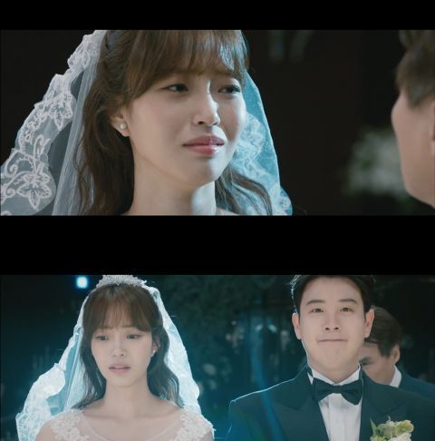 除了上述电视剧作品,她在2017年主演过网路剧《总而言之就是罗曼史》