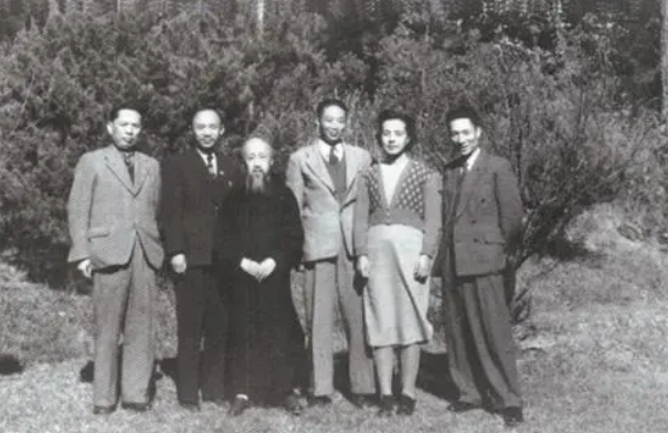 王右家爱上有妇之夫同居7年熬走原配婚后发现丈夫和闺蜜有染