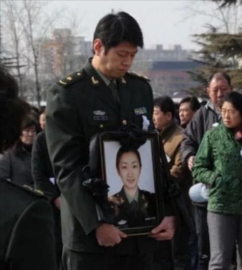 莫科：结婚5个月妻子离世,一夜白头,再婚后依旧赡养前妻父母休闲区蓝鸢梦想 - Www.slyday.coM