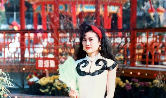 90年代的模特有多惊艳,旧照曝光:自信乐观的女人,有多可怕?休闲区蓝鸢梦想 - Www.slyday.coM 90年代的模特有多惊艳,旧照曝光:自信乐观的女人,有多可怕?休闲区蓝鸢梦想 - Www.slyday.coM