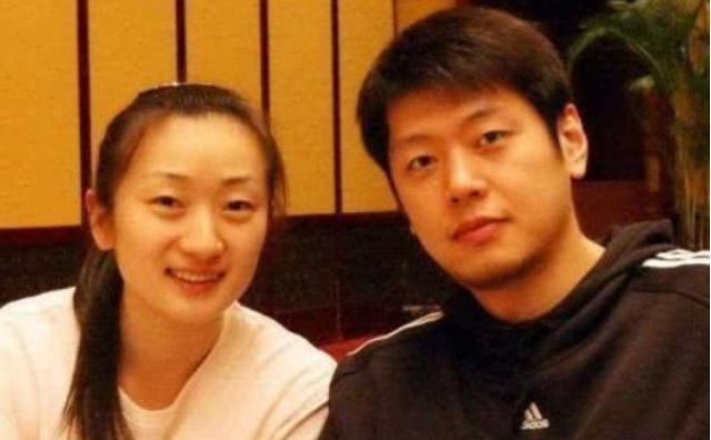 莫科：结婚5个月妻子离世,一夜白头,再婚后依旧赡养前妻父母休闲区蓝鸢梦想 - Www.slyday.coM