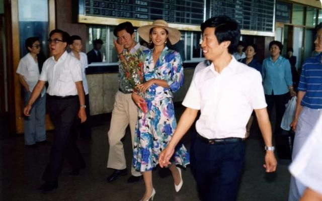 90年代的模特有多惊艳,旧照曝光:自信乐观的女人,有多可怕?休闲区蓝鸢梦想 - Www.slyday.coM 90年代的模特有多惊艳,旧照曝光:自信乐观的女人,有多可怕?休闲区蓝鸢梦想 - Www.slyday.coM