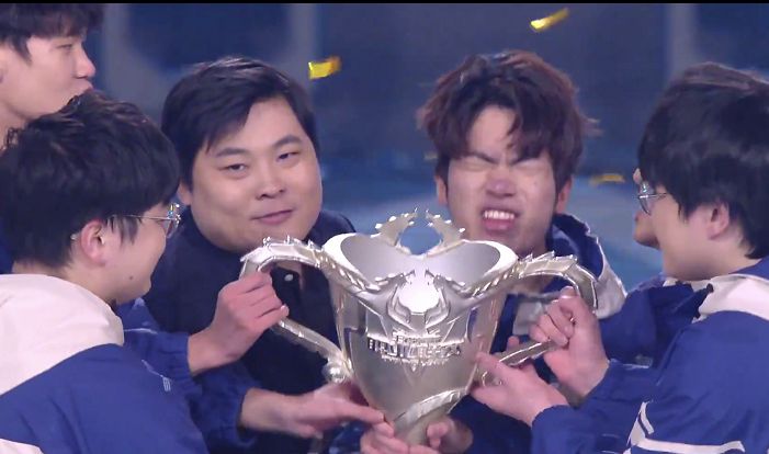 Estar夺冠,FMVP归属却出现争议,花海有点牵强,坦然太可惜了休闲区蓝鸢梦想 - Www.slyday.coM Estar夺冠,FMVP归属却出现争议,花海有点牵强,坦然太可惜了休闲区蓝鸢梦想 - Www.slyday.coM