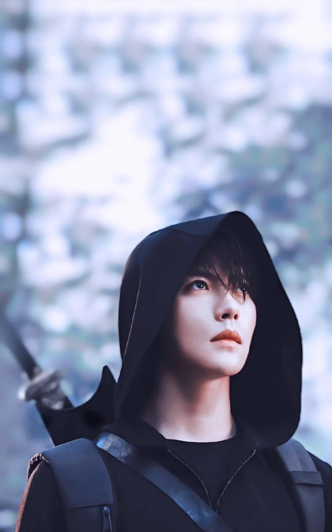 三叔曾说:"故事的最高潮,当然是张起灵两次走进长白山,最后一次的十年