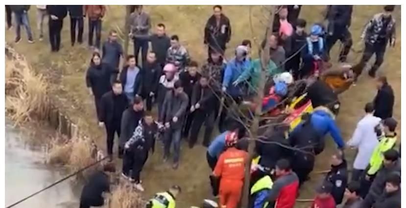 离奇！江苏一特斯拉坠河，夫妻2人1死1伤，出事瞬间极不正常休闲区蓝鸢梦想 - Www.slyday.coM