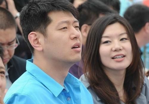 莫科：结婚5个月妻子离世,一夜白头,再婚后依旧赡养前妻父母休闲区蓝鸢梦想 - Www.slyday.coM