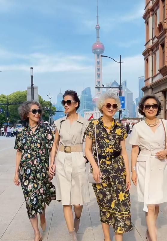 90年代的模特有多惊艳，旧照曝光：自信乐观的女人，有多可怕？休闲区蓝鸢梦想 - Www.slyday.coM