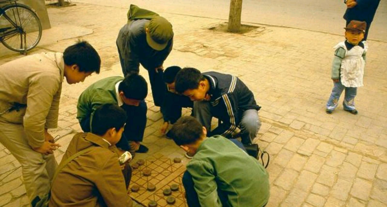 天津老照片,1985年的“老场景”,看下当年的街头景象你见过没?休闲区蓝鸢梦想 - Www.slyday.coM 天津老照片,1985年的“老场景”,看下当年的街头景象你见过没?休闲区蓝鸢梦想 - Www.slyday.coM